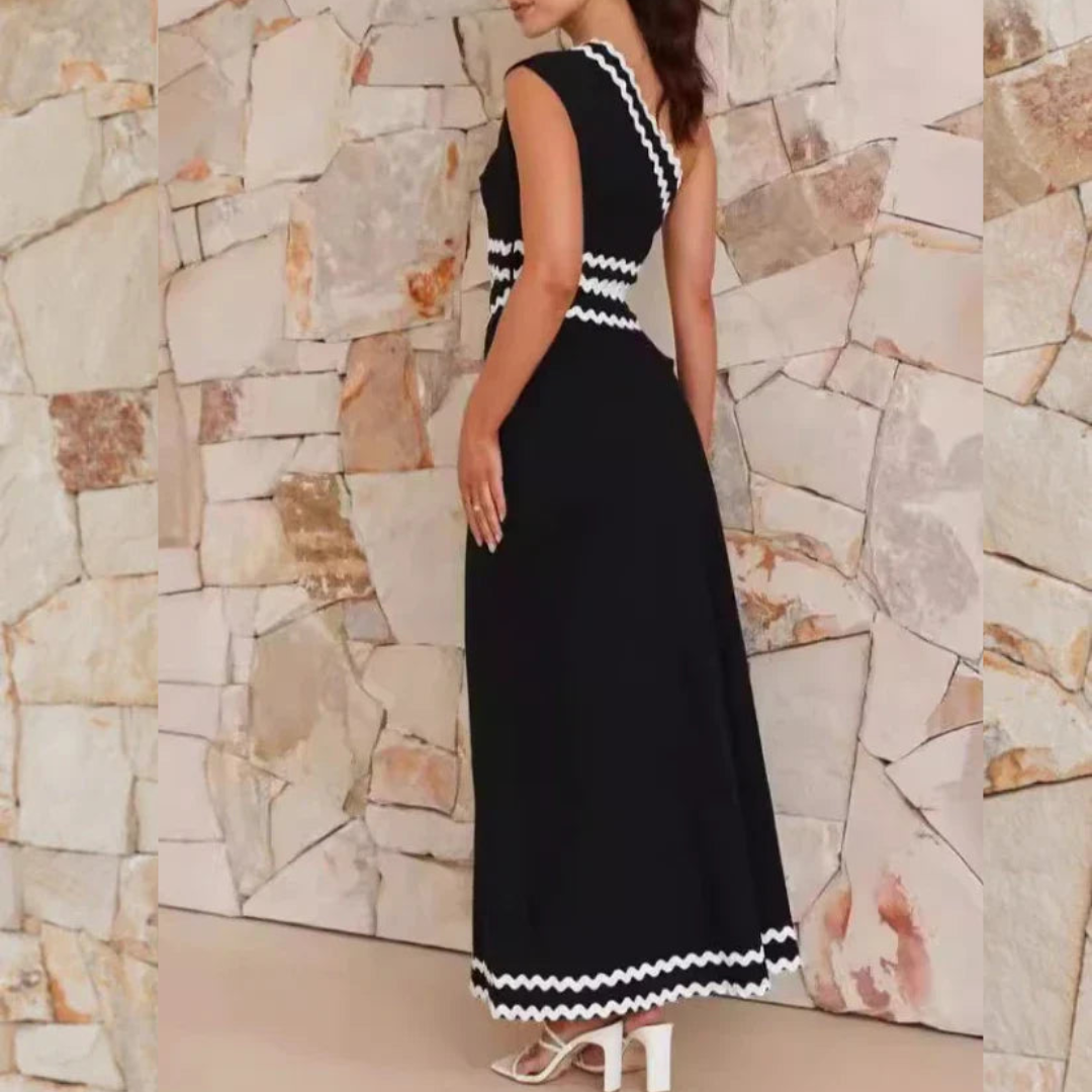 Maevina – Elegant Sleeveless Dress