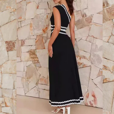 Maevina – Elegant Sleeveless Dress